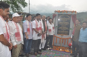 The Governor of Arunachal Pradesh Shri P.B. Acharya laying the foundation stone for a double lane RCC bridge over River Tirap at Changlang on 31st August 2017